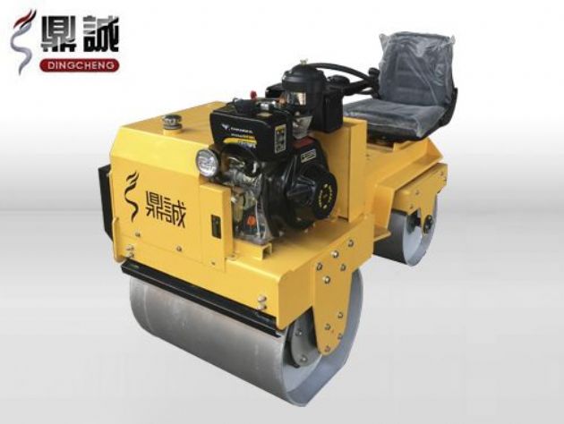 點(diǎn)擊查看詳細(xì)信息<br>標(biāo)題：DC850C座駕式壓路機(jī) 閱讀次數(shù)：13620